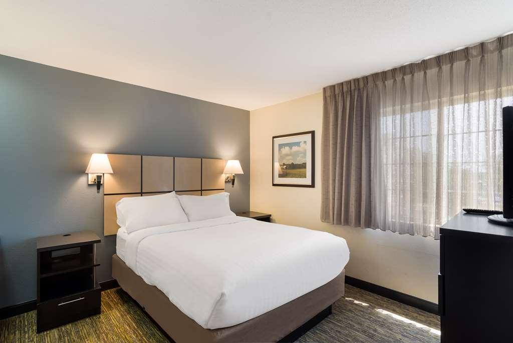 Sonesta Simply Suites Des Moines West Des Moines Room photo